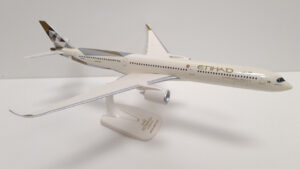 Maqueta Airbus A350-1000 Etihad Airways 1/200
