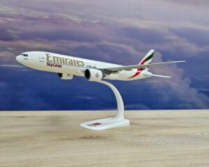 Maqueta Boeing B777-200F Emirates Cargo A6-EFH 1/200