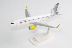 Maqueta Vueling A 320 neo 1/100