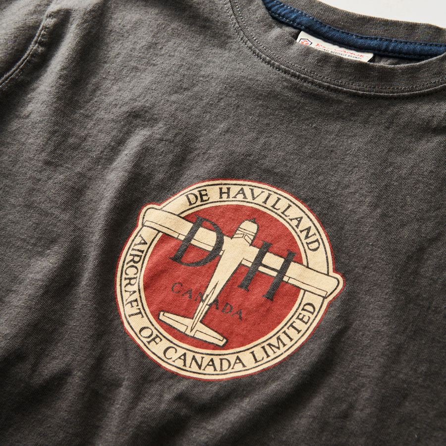 De-Havilland-Long-Sleeve-T-shirt-close-up