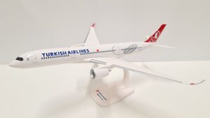 Maqueta Turkish Airlines Airbus A350-900 1/200