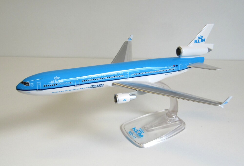 Maqueta KLM MD-11 / Scale: 1/200 - Imagen 1